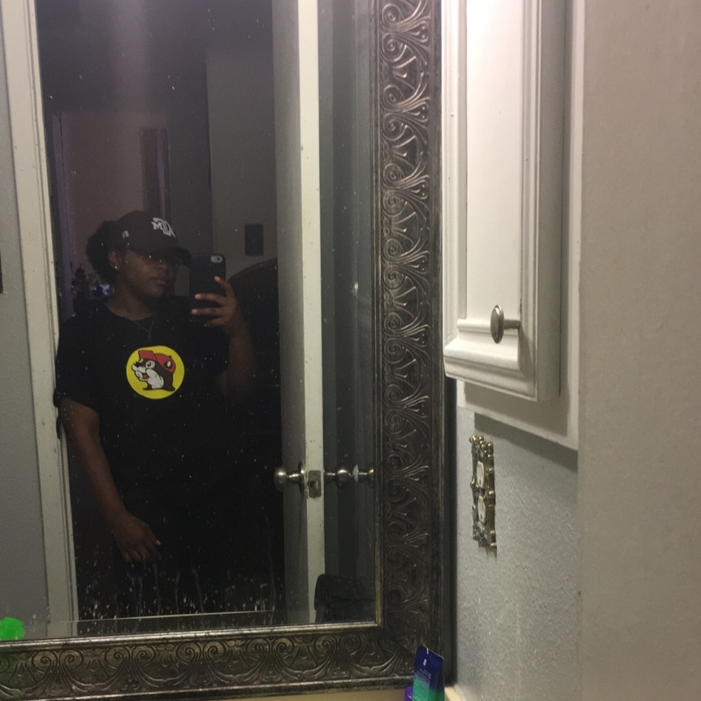 Meet your Posher, Adorn